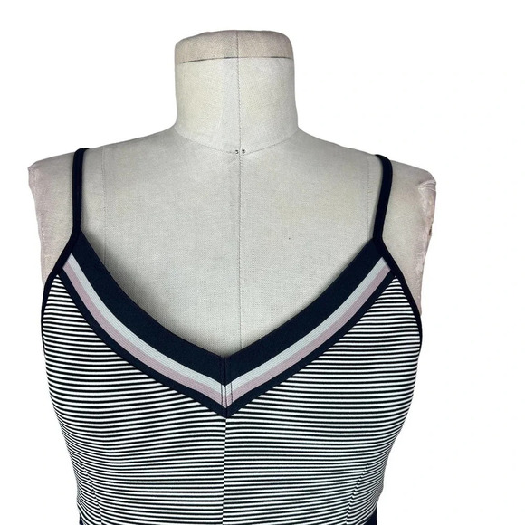 Nylora Navy Blue Striped Sports Bra Cropped Tank Top Size Small - Picture 2 of 10